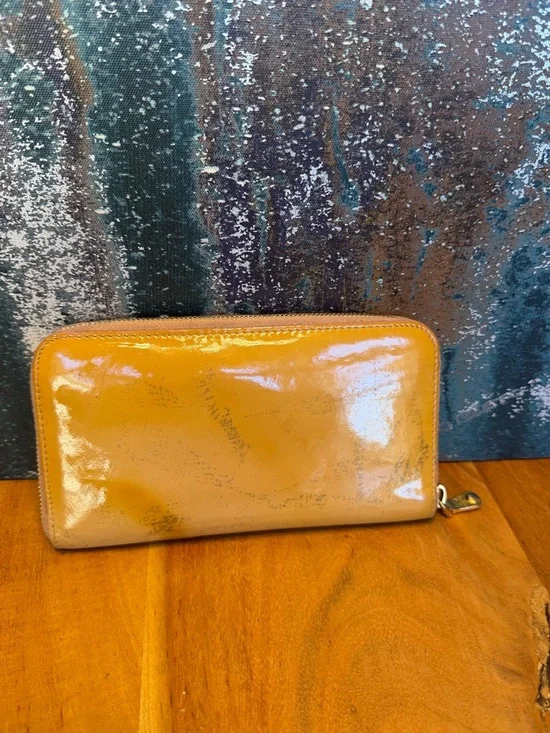 Miu Miu Patent Leather Bow Zip Around Wallet Project Piece - Picture 13 of 16